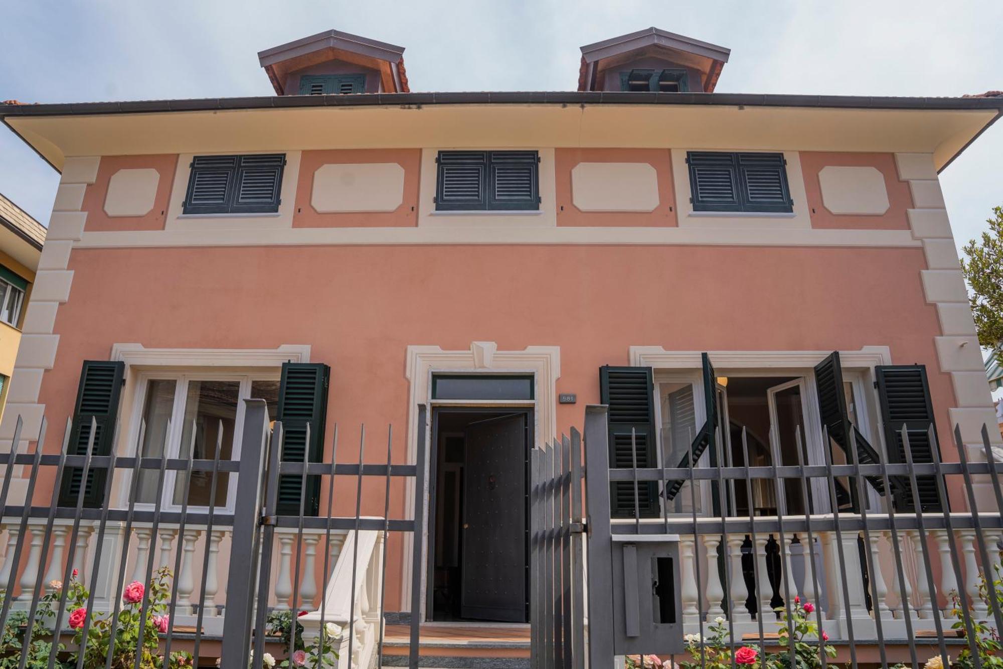050 - Villa Genny - Casa Lauro con Terrazzo 5 minuti dal Mare Sestri Levante Esterno foto